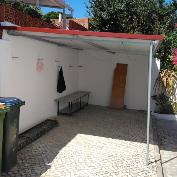 Reabilitação de Telheiro e Passeio em Moradia
