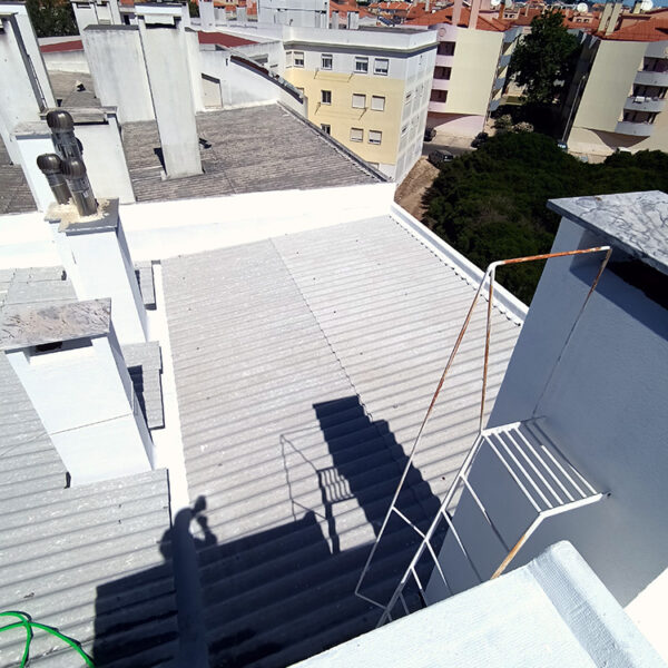 Reabilitação Geral de Cobertura, Caleiras Drenagem e Chaminés
